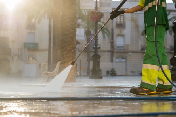 Best Commercial Pressure Washing  in La Puebla, NM